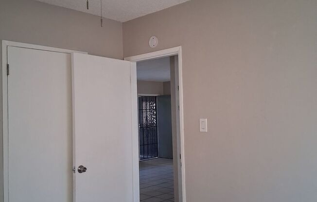 2 beds, 1 bath, 900 sqft, $2,395, Unit 21F