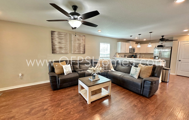 4/2.5 with half off First Month's Rent! Crestview Home.