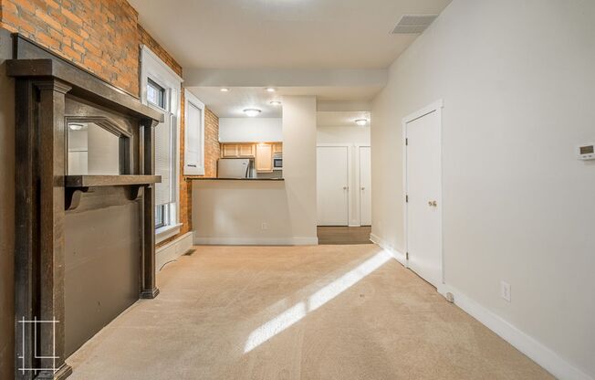 2 beds, 1 bath, $1,625, Unit 814 Neil Ave