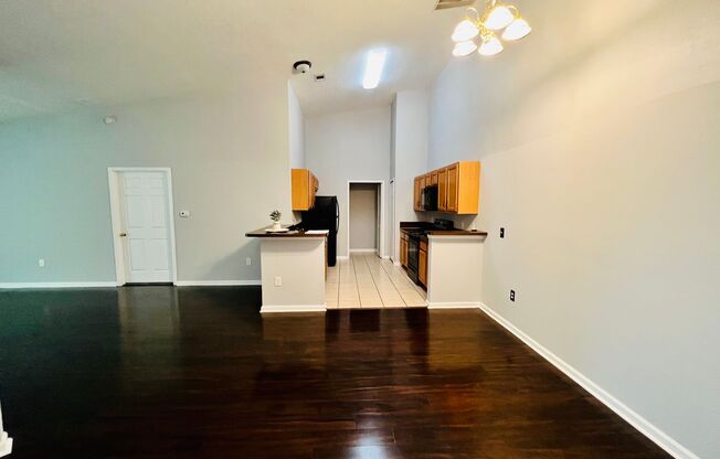 2 beds, 2 baths, $1,360