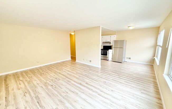 123 (470 Warren)