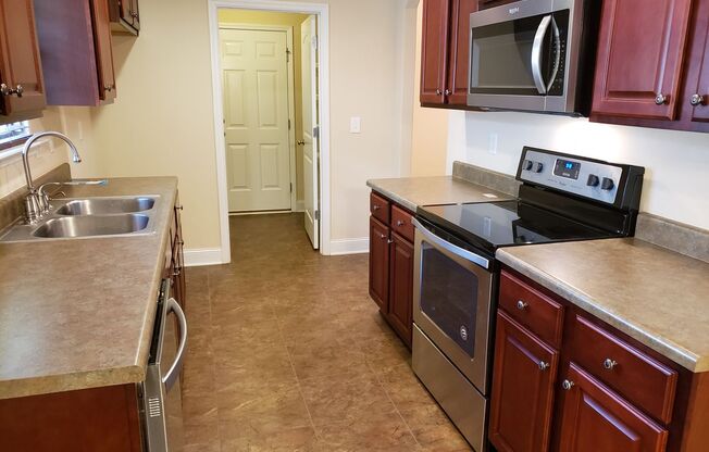 3 beds, 2 baths, $1,500