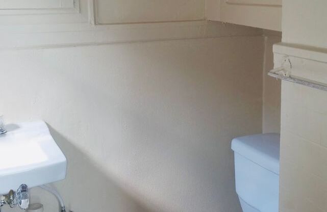 1 bed, 1 bath, $1,295, Unit Apt. 10