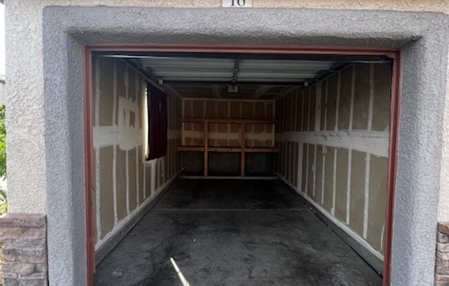 3 Bedroom Condo - Gated - Summerlin - Detached Garage- New Carpet