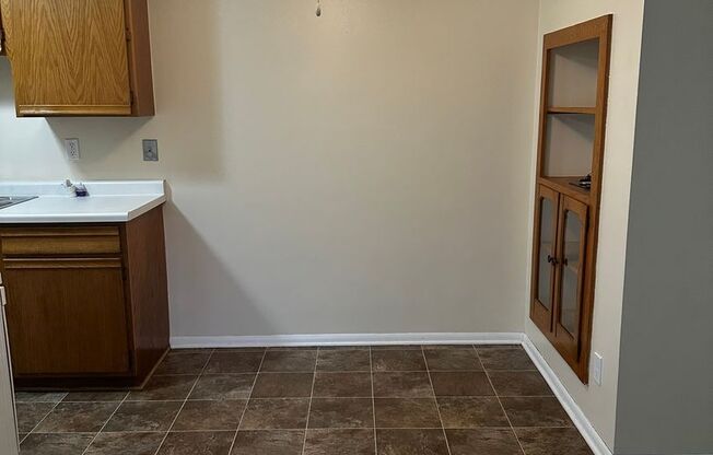 2 beds, 1 bath, 756 sqft, $1,250, Unit 822-304