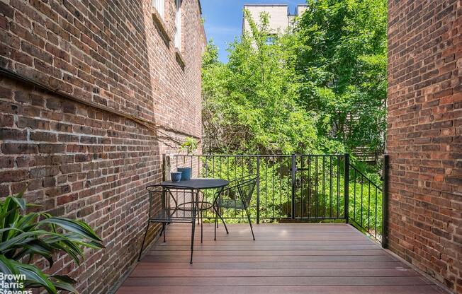 833 PROSPECT PL