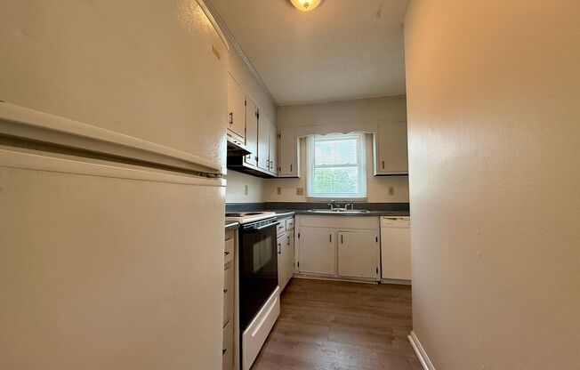421 Kirkcaldy Court-Townhome Minutes from Fort Bragg