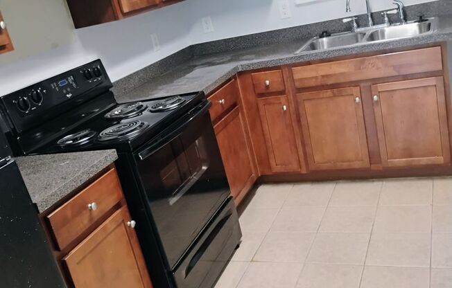 Gorgeous 3 Bedroom 2 Bath Townhome in Convenient Lithonia Location! Move In Ready!!!!