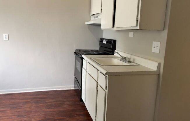 Studio, 1 bath, 650 sqft, $750, Unit #22