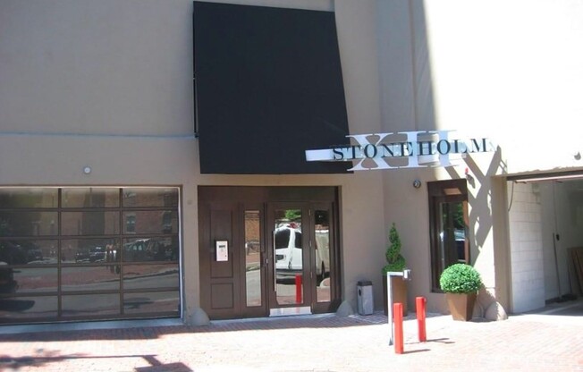 1 bed, 1 bath, 400 sqft, $2,800, Unit 415