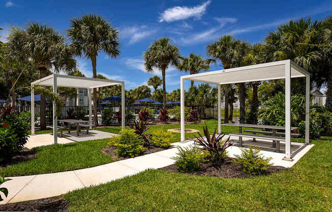 Dominium_Lucille_Tables 3.jpg