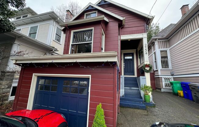 2154 NW Everett Street Unit A ~ Bright & Cozy Unit!