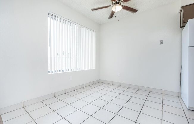 2 beds, 2 baths, 900 sqft, $1,395, Unit 40-126