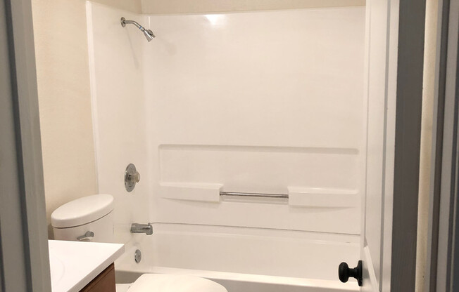 1 bed, 1 bath, 570 sqft, $2,095, Unit 205