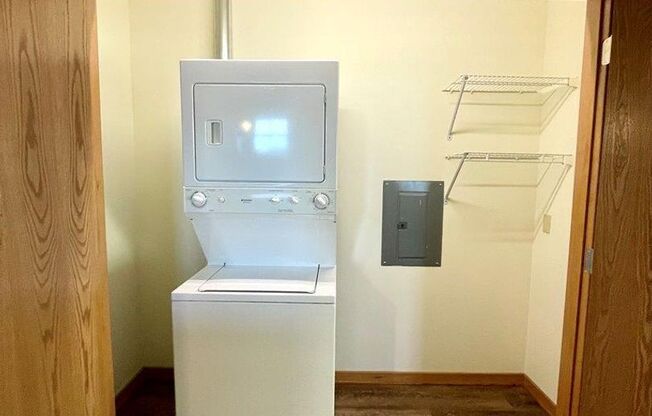 3 beds, 2 baths, 1,512 sqft, $2,800, Unit 406