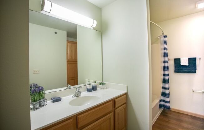 2 beds, 2 baths, 1,186 sqft, $1,905, Unit 200-102