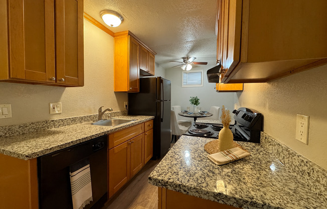 1 bed, 1 bath, 575 sqft, $1,300, Unit 14