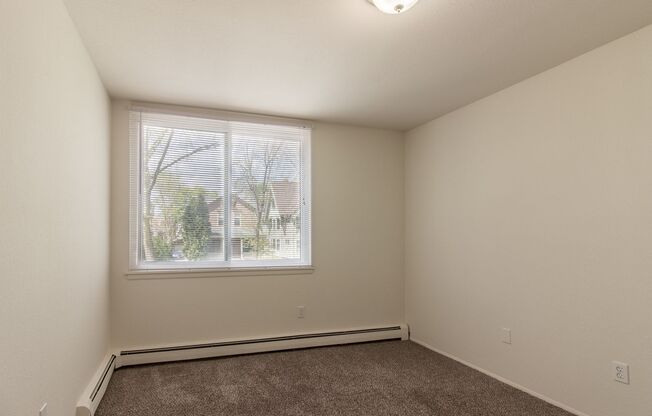 2 beds, 1.5 baths, 680 sqft, $1,350, Unit 317