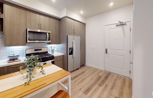 Studio, 1 bath, 511 sqft, $2,556, Unit 213