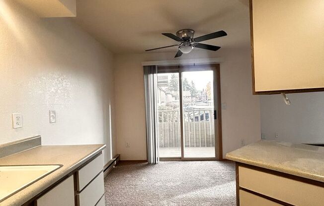 1 bed, 1 bath, 660 sqft, $1,250, Unit H - 074