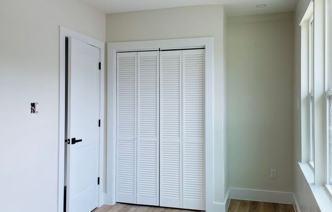 3 beds, 2 baths, 1,200 sqft, $2,599, Unit 1517-01