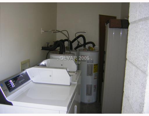 2 beds, 1 bath, $1,250