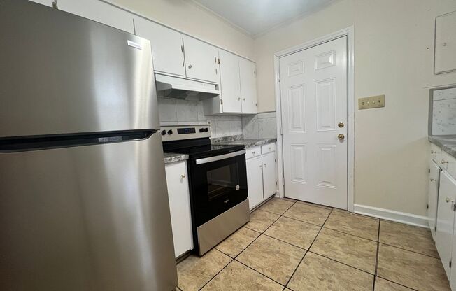 3 beds, 1 bath, $1,200