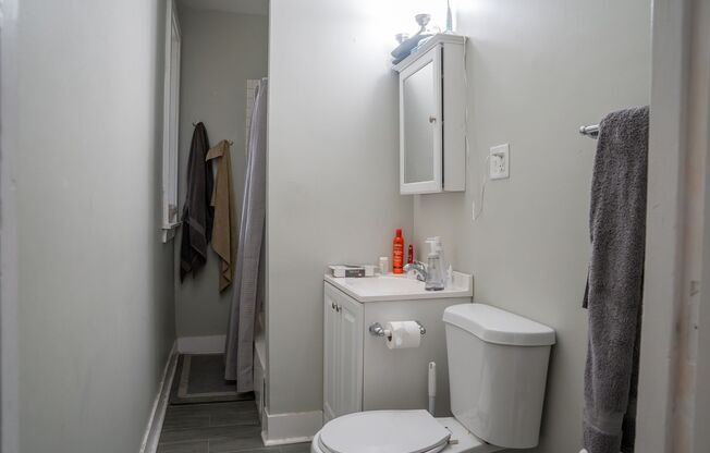 2 beds, 1 bath, 775 sqft, $1,795, Unit 3006-3E