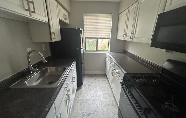 Top-Floor 2-Bedroom Condo in Southwest DC – Remodeled & Move-In Ready