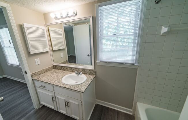 2 beds, 1.5 baths, 1,200 sqft, $1,097, Unit Unit 07