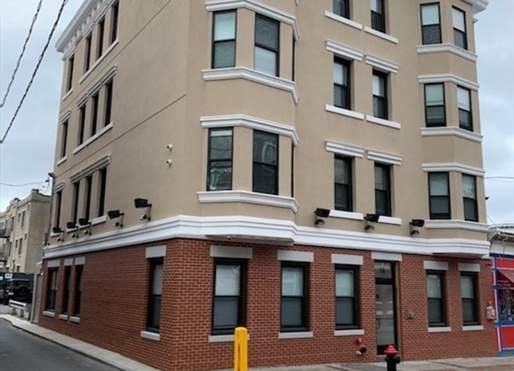 Studio, 1 bath, $1,550, Unit 17