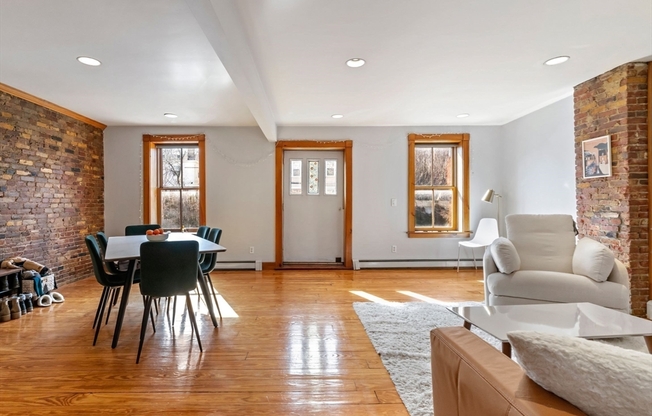 71 Boylston St