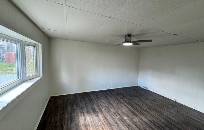 Charming 2 bedroom home in McKees Rocks available now!
