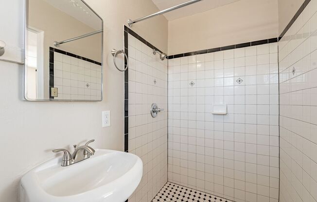 Studio, 1 bath, 250 sqft, $995, Unit 2