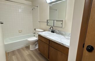 1 bed, 1 bath, $775, Unit 5