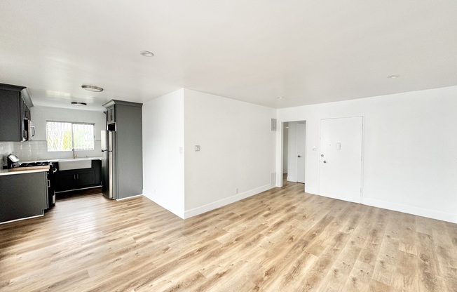 10206 REGENT ST
