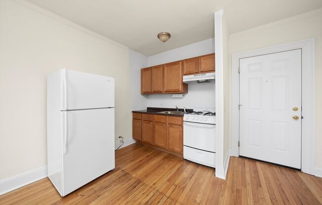 Studio, 1 bath, 365 sqft, $1,295, Unit Spaulding-217