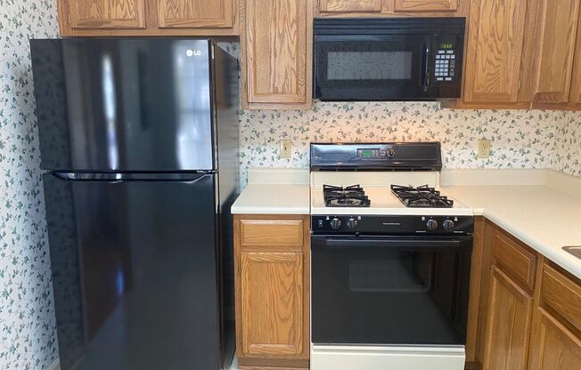 2 beds, 2 baths, $1,895