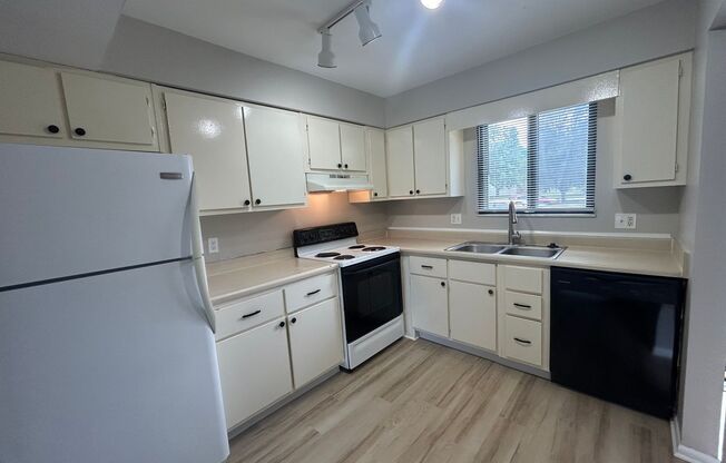 2 beds, 1.5 baths, 1,100 sqft, $1,099