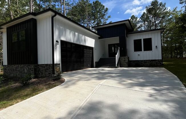 Three bedroom, 2.5 bath new construction at Lake Royale, Lousiburg