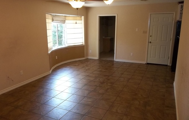 3 beds, 2 baths, $1,750