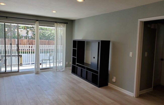 ENCHANTING 1 Bd/1 Ba Ground Floor Unit w/Open Floor Plan - Shoreline West in Mountain View