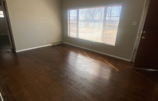 3 beds, 1 bath, $1,250