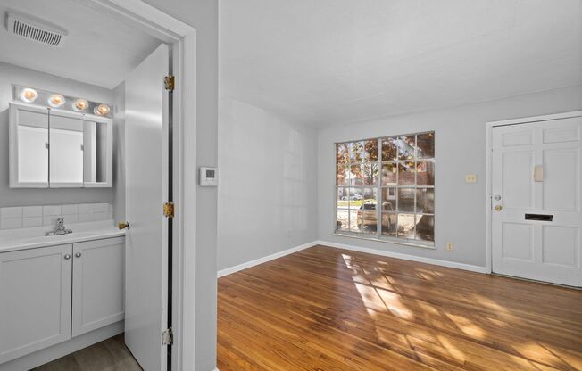 2 beds, 1.5 baths, 830 sqft, $1,300, Unit 9774 Lynntown Court