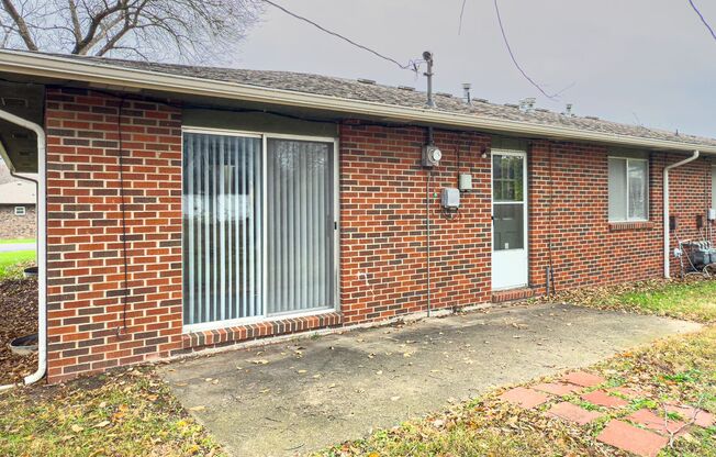 2425 - 2427 E Heying Dr