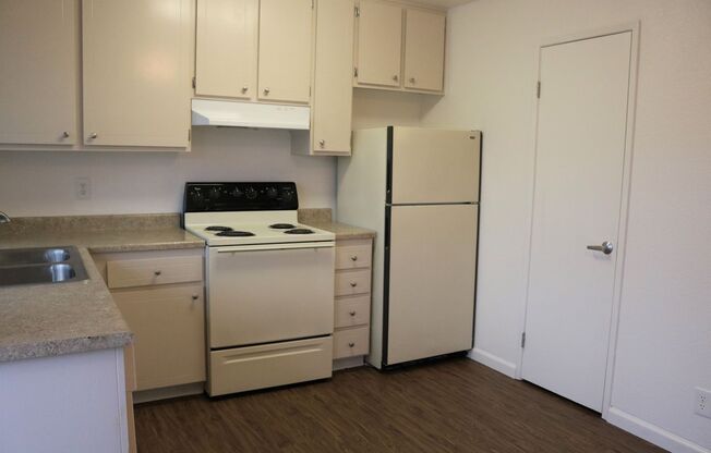 1 bed, 1 bath, 690 sqft, $1,400, Unit 23