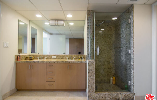 1 bed, 1.5 baths, 959 sqft, $4,495, Unit 719