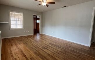 3 beds, 1 bath, $1,025