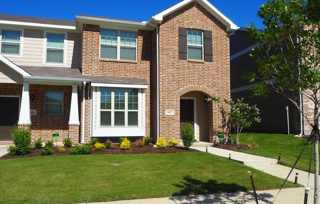 3 Bed 2.5 Bath Townhome across from Denton Discovery Park