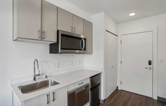 Studio, 1 bath, 251 sqft, $1,411, Unit Unit 410